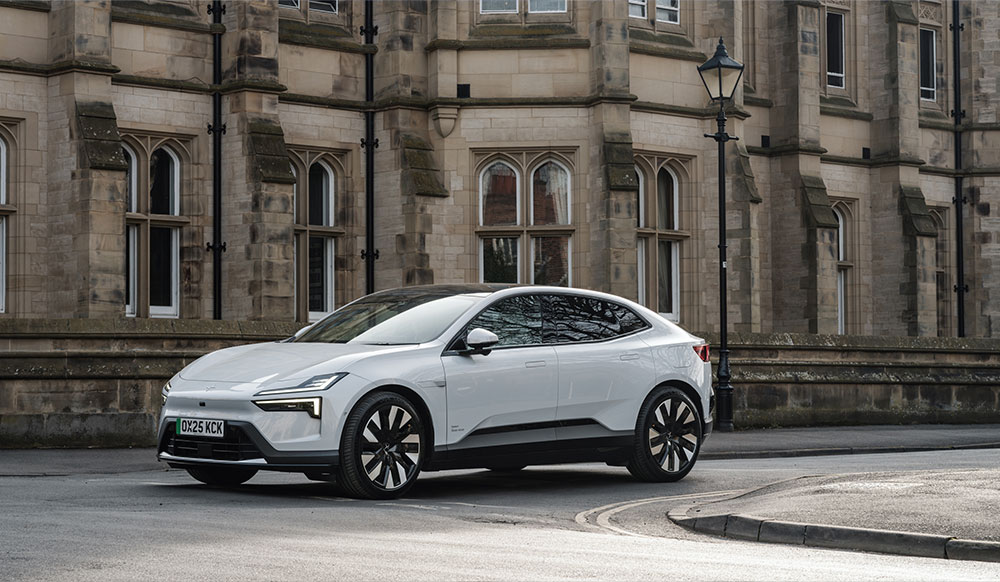 Polestar 4 i profil. Svensk premium-elbil 2026