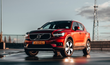 volvo elbil på garagetak