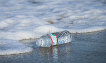 återvunnen plast havet