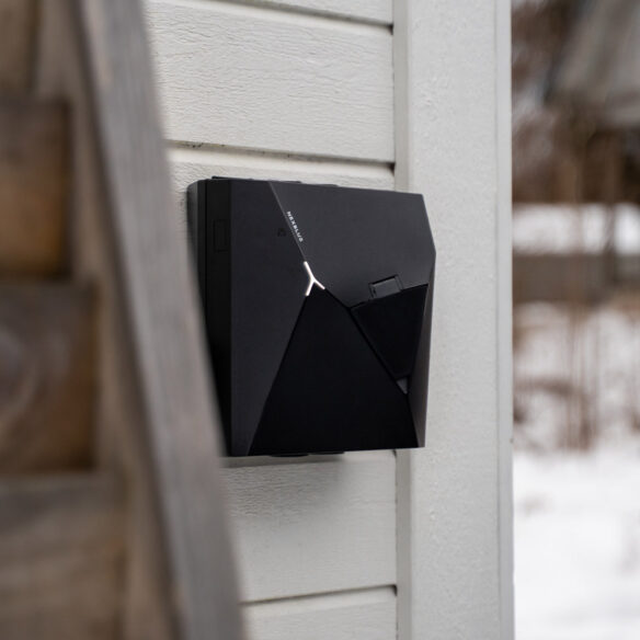 nexblue edge 2 laddbox monterad på vägg